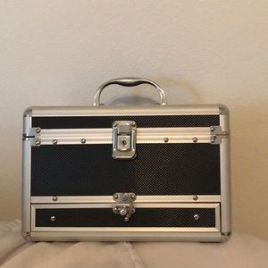 Pro Cosmetic Lock Case